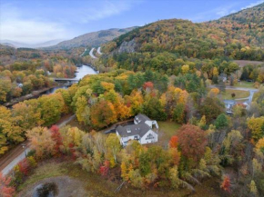White Mountain Retreat with Theater, Fire Pit, Game Room and River Access Woodstock
